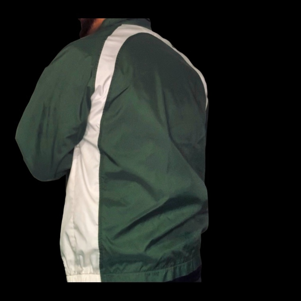SOLD Nike • Throwback / Vintage Windbreaker - Picture 5 of 6